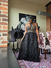 Load image into Gallery viewer, Dentelle Dahlia Noir Maxi