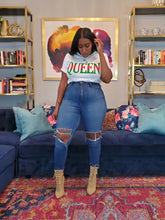 Load image into Gallery viewer, Queen Tee in Creme