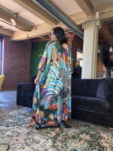 Load image into Gallery viewer, La Femme Tropical Kimono